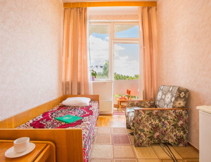 Эконом 1-местный с балконом (корп.5) - Алушта